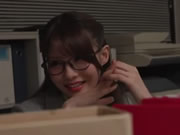 平常被上司欺壓已久的美人OL 讓老闆為她繳械 相澤南